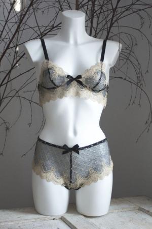 Edles Dessous-Set in ausgefallenem Design