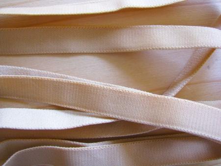 5m Satin-Träger-Gummi in nude/hell-beige Fb1168 - 11mm 