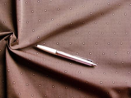 1m kräftiger, bi-elastsicher Miederstoff/Strapsgürtel in make-up "Pünktchen-Netz" - 1,35m