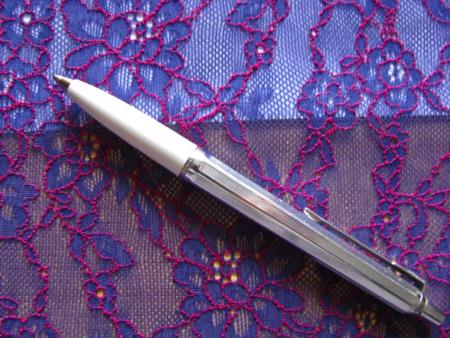 1m bi-elastische All-Over-Spitze "Violett Dreams of Amaranth Roses" - 1,40m