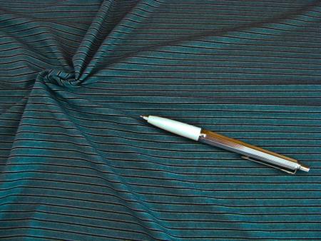 1m Bi-elastischer Fein-Jersey "Indigo Strips" -  1,60m