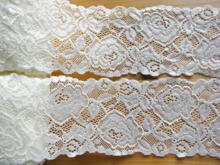 1m elastische Spitze "Roses" in ecru/zartes creme Fb1451 Hochzeitsspitze - 8cm