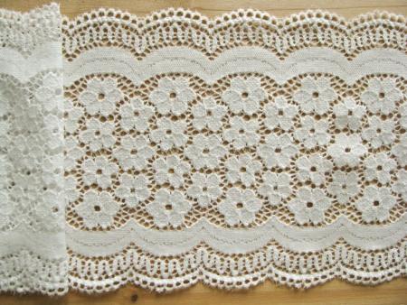 1m elastische Spitze in ecru/ein Hauch von creme Fb1451 - 13,5cm