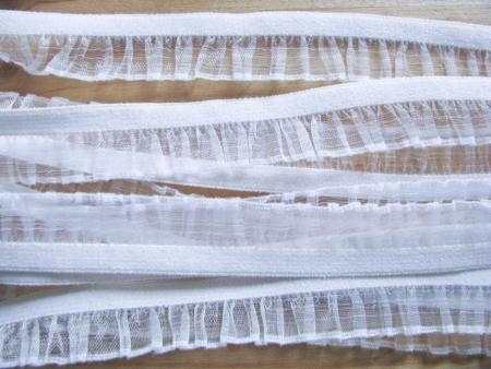 6m Rüschen-Wäschegummi in rein-weiß Fb4000 - 1,7cm / Gummibreite 0,7cm