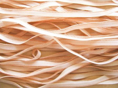 10m zartes Gummibändchen in sahara-beige Fb1163 -  4mm