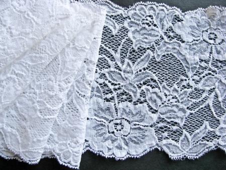 1m elastische Spitze in off-white Fb1000 -  13,5cm