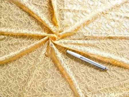 1m bi-elastische All-Over-Spitze in sonnigem Gelb Fb0607 - 1,50m