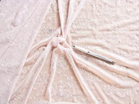 1m bi-elastische All-Over-Spitze in einem Hauch von Rosa Fb0082 - 1,50m