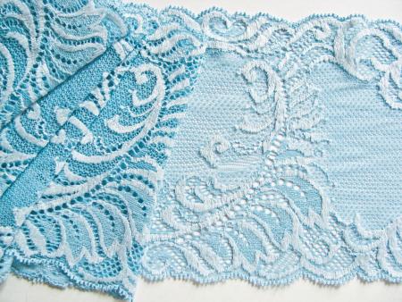 1m elastische Spitze in kräftigem hellblau Fb1469 -14,5cm