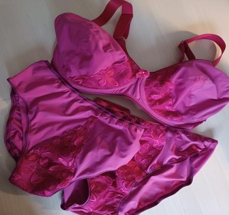 Dessousset aus der Spitze USP-613 "Pink Lady"