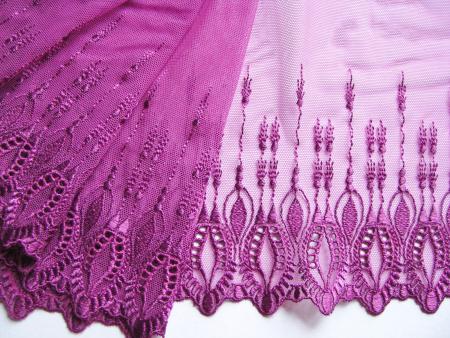 1m edle Dessous-Spitze bestickt in magenta Fb1059 -19cm /  Stickbreite 12cm 