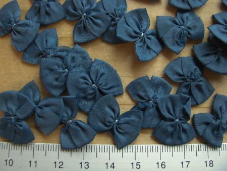 4 Schleifchen in polar-blau Fb1275