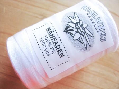 1 Kone Polyester-Nähgarn in rein-weiß Fb2000