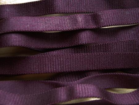 5m Satin-Träger-Gumm in aubergine mit einem Stich marrengo Fb0160 - 10mm