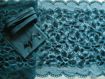 1 Pkt. Materialpaket "Midnight-Flowers" Spitzenslip