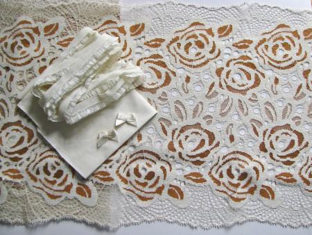 1 Pkt. Materialpaket "Roses of Savanne" Spitzenslip