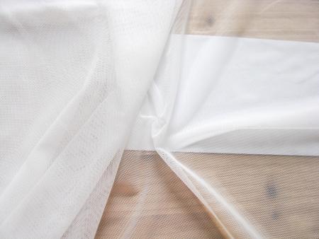 1m bi-elastischer Wäschetüll in rein-weiß Fb2000 -1,40m