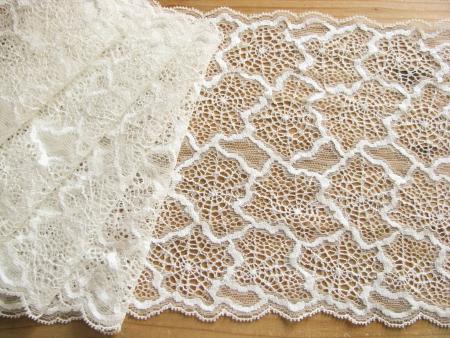 1m elastische Spitze in ecru/ein Hauch von creme Fb1451 -19cm
