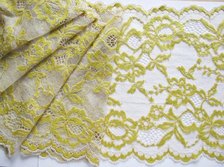 1m bestickte, elastische XL-Spitze "Golden Memorie" -23,5cm
