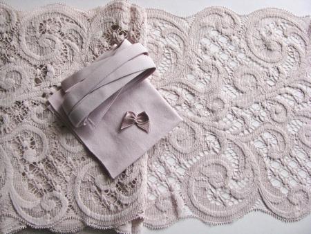 1 Pkt. Materialpaket "Porcelain ornaments" Spitzenslip