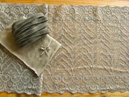 1 Pkt. Materialpaket "Stonehenge" Spitzenslip