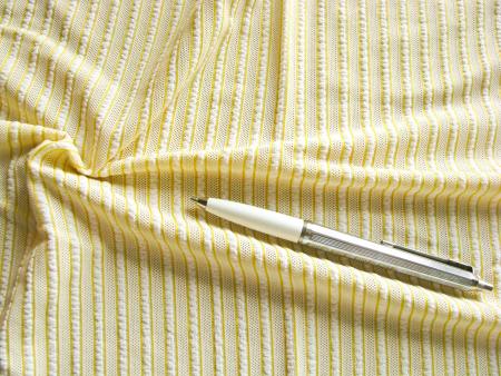 1m bi-elastisches Mischgewebe in zartem hell-gelb/weiß Fb1454... - 1,40m