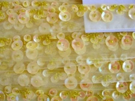 1m Oranzaband bestickt Pailletten und Perlen in gelb - 2,5cm