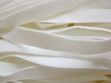 6m zarter Velour-gummi in creme Fb0778 - 9mm