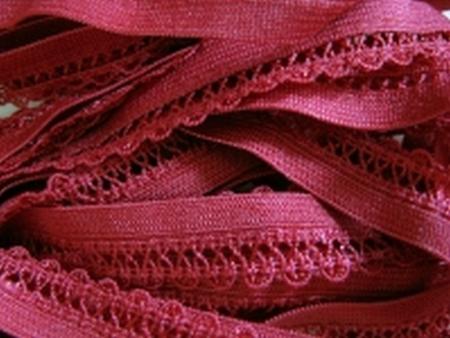 6m Spitzen-Wäschegummi in dunklem kirsch-rot Fb0105 -  13mm inkl Zierkante