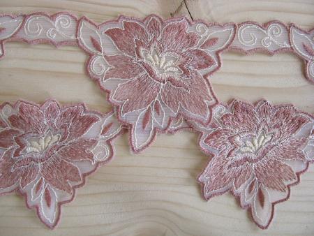 2m gegengleiche Edel-Spitze in rosenholz/creme - 8cm 