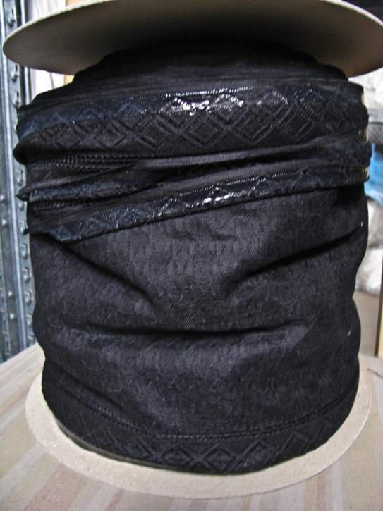 1Rolle/52m elastische Spitze in schwarz mit Silikonstreifen Fb4000 - 25% -24cm