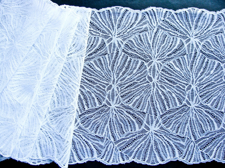 1m elastische XL-Spitze "White Ginko" in rein-weiß Fb2000 - 22,5cm