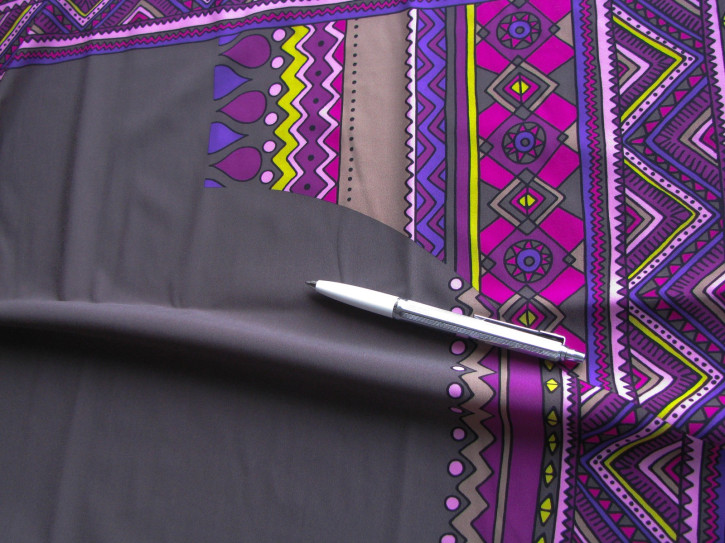 1 Coupon / 1,4cm x 60cm bi-elastische Microfaser "Grey-Violet-Magenta"