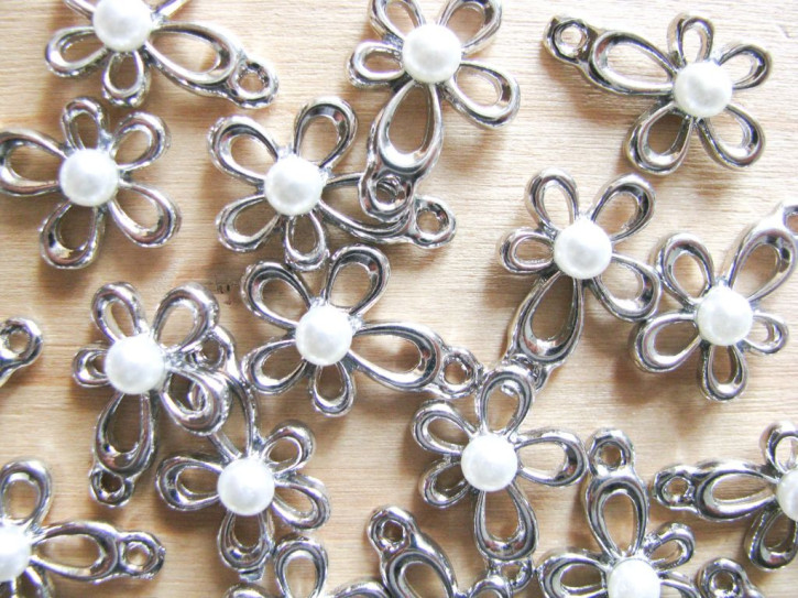 2 Stk. Blüten in silber/Metall mit kl. Perle