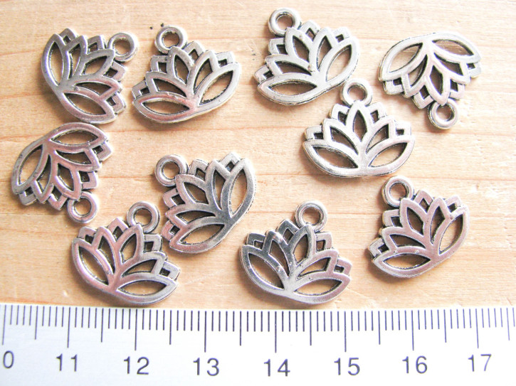2 Stk. Charmes - "Lotus" - in silber/Metall