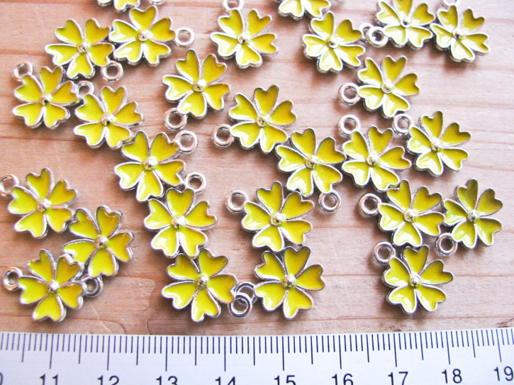 2 Stk. Charmes - Blumen in gelb/Metall