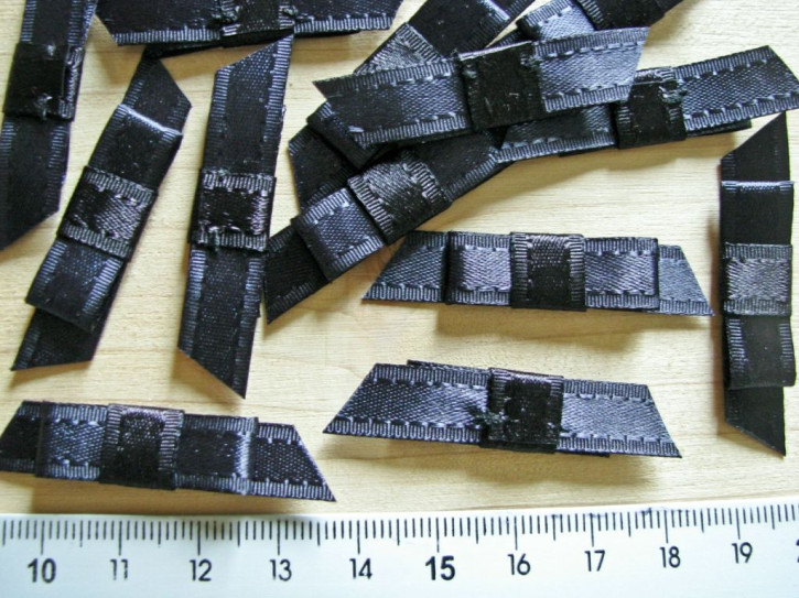 4 Stk. Satin-Schleifchen in stahl-grau/schwarz