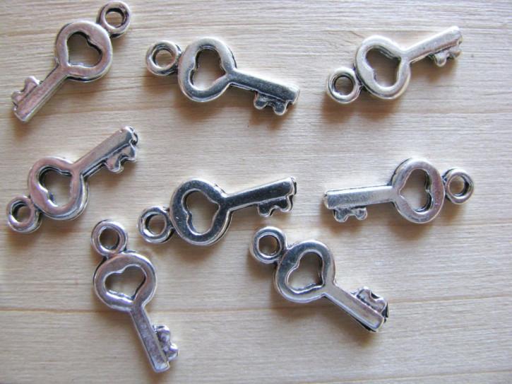 2 Stk. Charmes - Schlüssel in silber/Metall