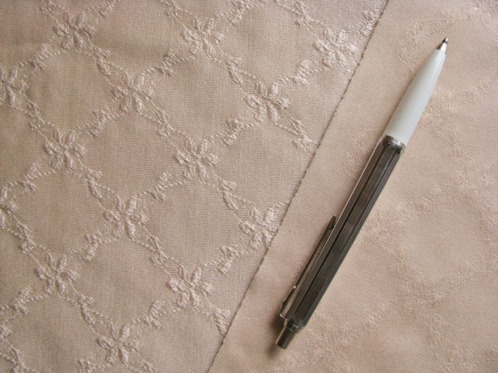 1m bi-elastische, strukturierte, feste Microfaser in nude Fb0097 - 1,95m