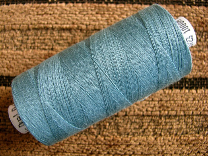 1 Spule Nähgarn in aquamarin-blau Fb0616