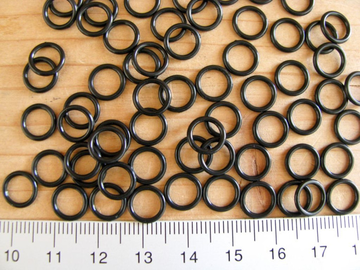8 Stk. Ringe in schwarz Fb4000 - 6mm