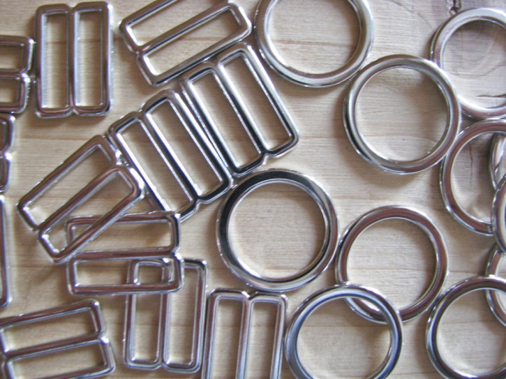4 Schieber und 4 Ringe Metall in silber - 12mm
