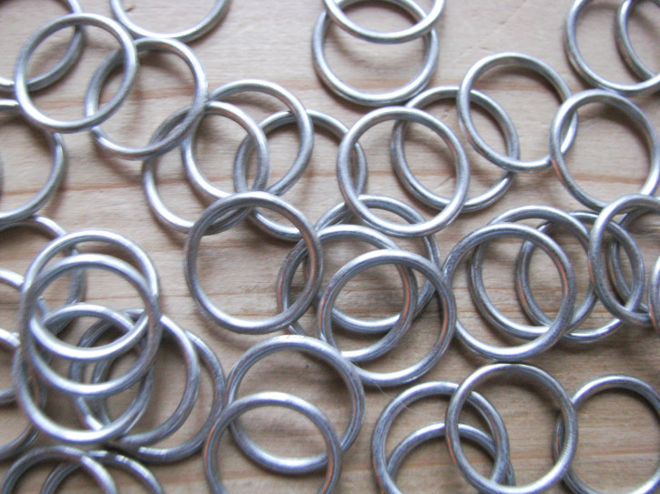 8 Stk. Ringe Metall in silber - 11mm