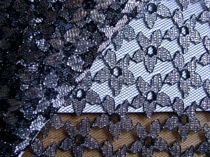 1m Raschelspitze in schwarz/silber Lurex Fb4000.... 1,40m