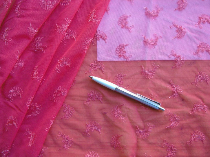 1m bi-elastische All-Over-Spitze "Blätterdesign" in mohnrot Fb0102