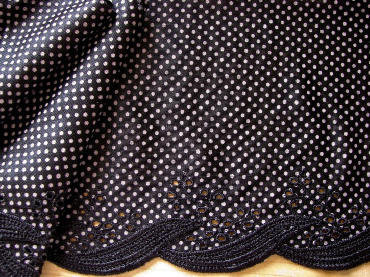 1m Stickerei-Spitze "Little Polka-Dots" in schwarz Fb4000 - 16,5 cm / Stickbreite 4cm