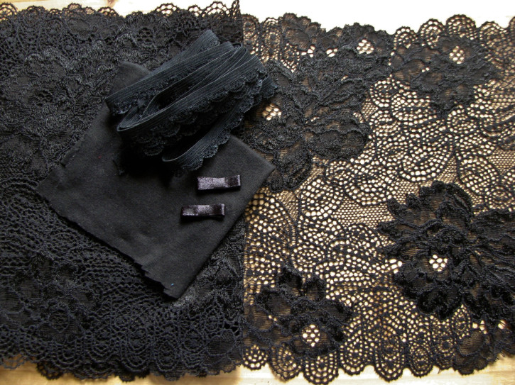 1 Pkt. Materialpaket "Black Mamba" Spitzenslip
