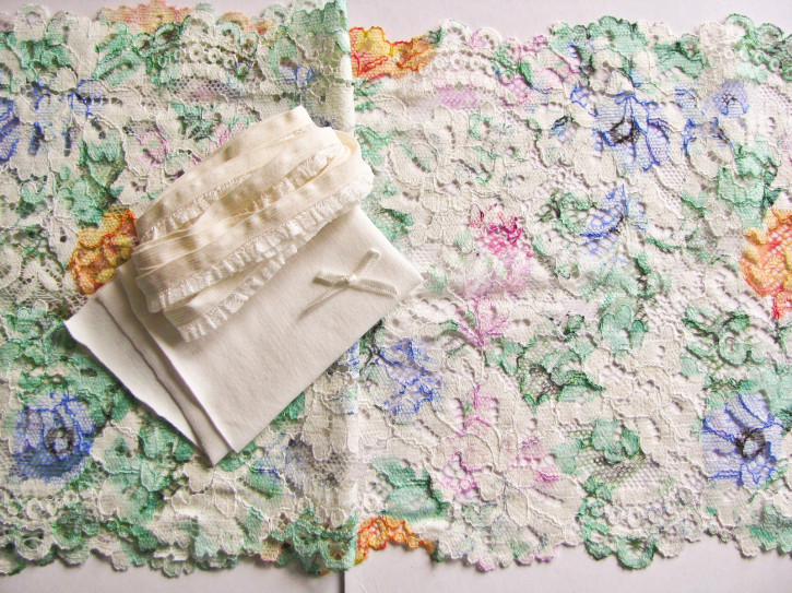 1 Pkt. Materialpaket "Flower meadow" Spitzenslip