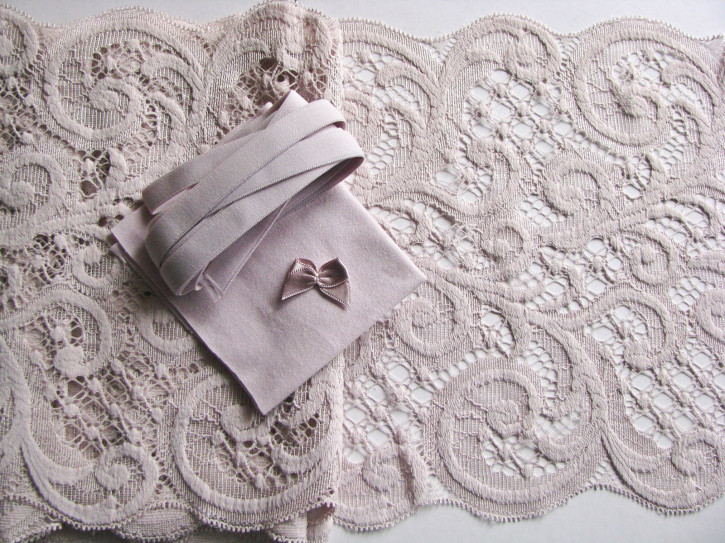 1 Pkt. Materialpaket "Porcelain ornaments" Spitzenslip