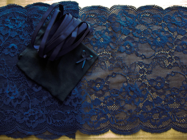 1 Pkt. Materialpaket "Midnight Lady" Spitzenslip